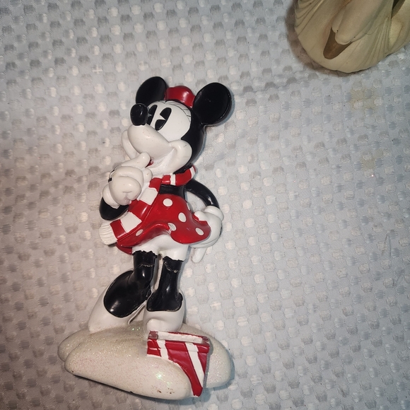 DISNEY EUC MINNIE 7" CHRISTMAS GIFT DECOR STATUETTE - Picture 1 of 4
